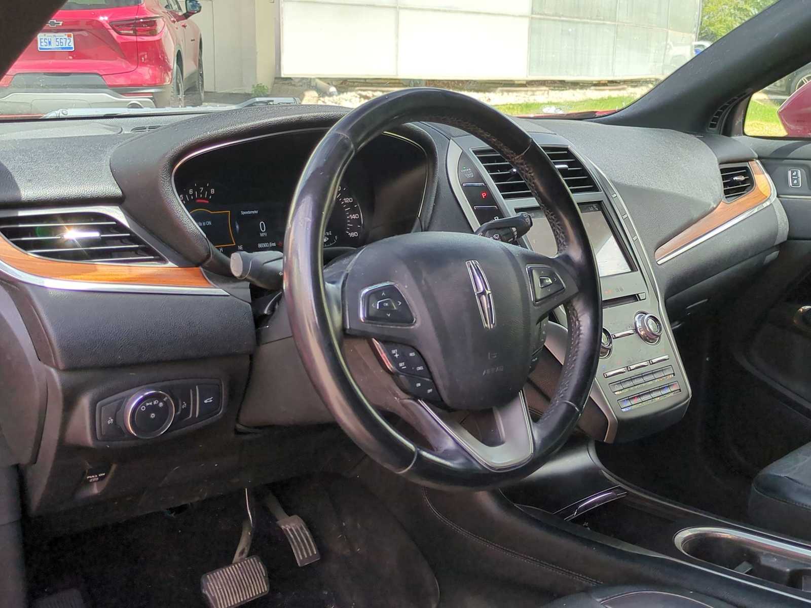 Thumbnail: 2017 Lincoln MKC - 10