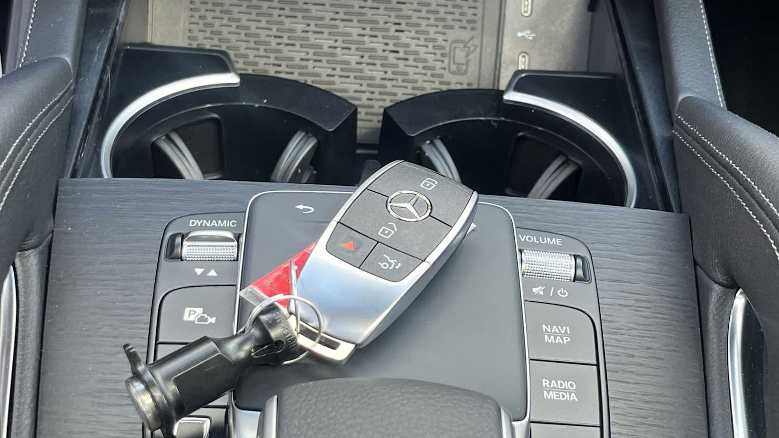 Thumbnail: 2026 Mercedes-Benz GLE - 51