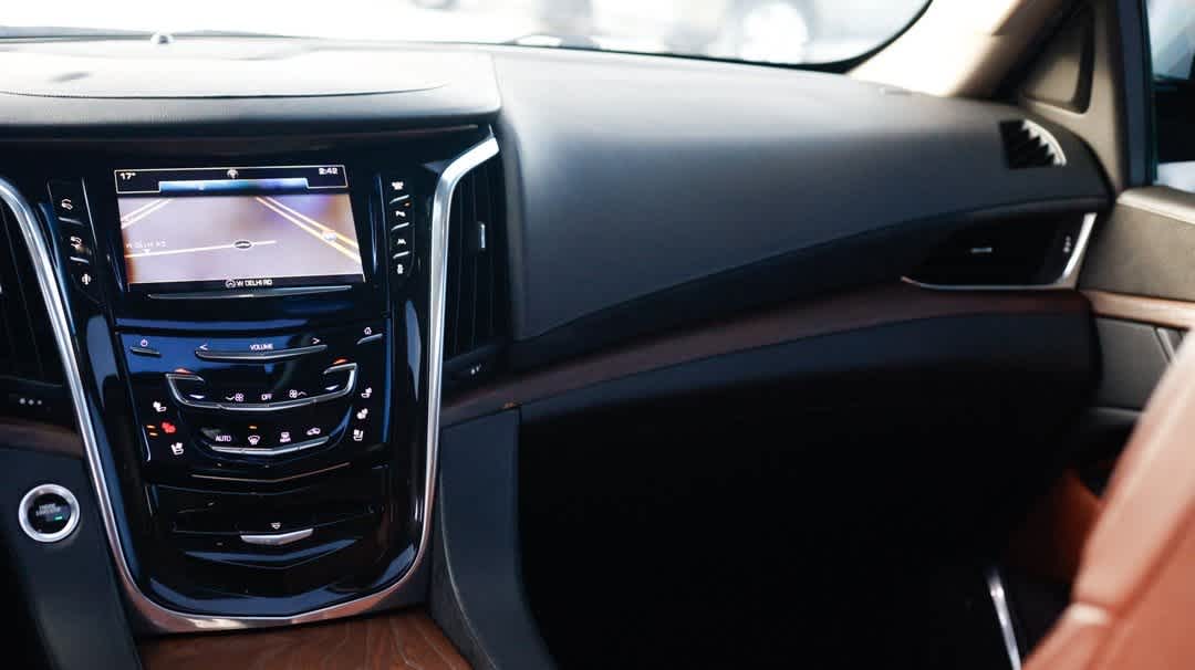 Thumbnail: 2016 Cadillac Escalade - 20