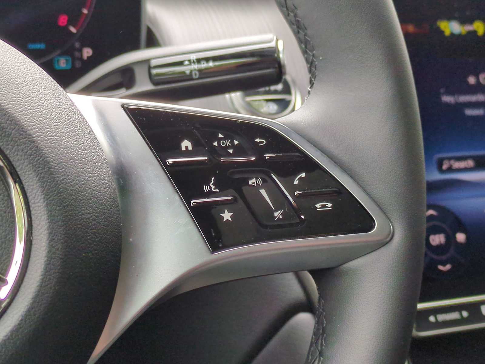 Thumbnail: 2025 Mercedes-Benz GLC - 27