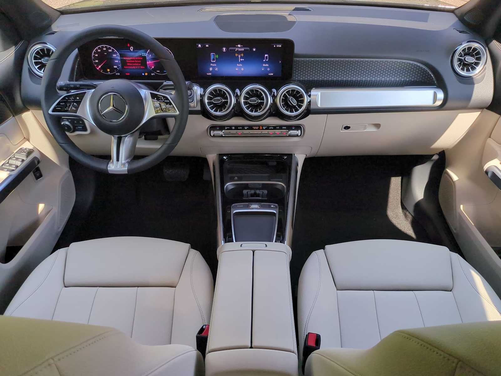 Thumbnail: 2025 Mercedes-Benz GLB - 16