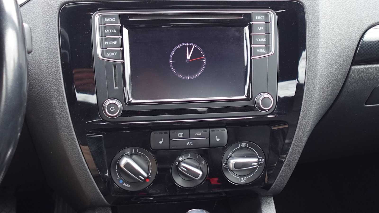 Thumbnail: 2018 Volkswagen Jetta - 33