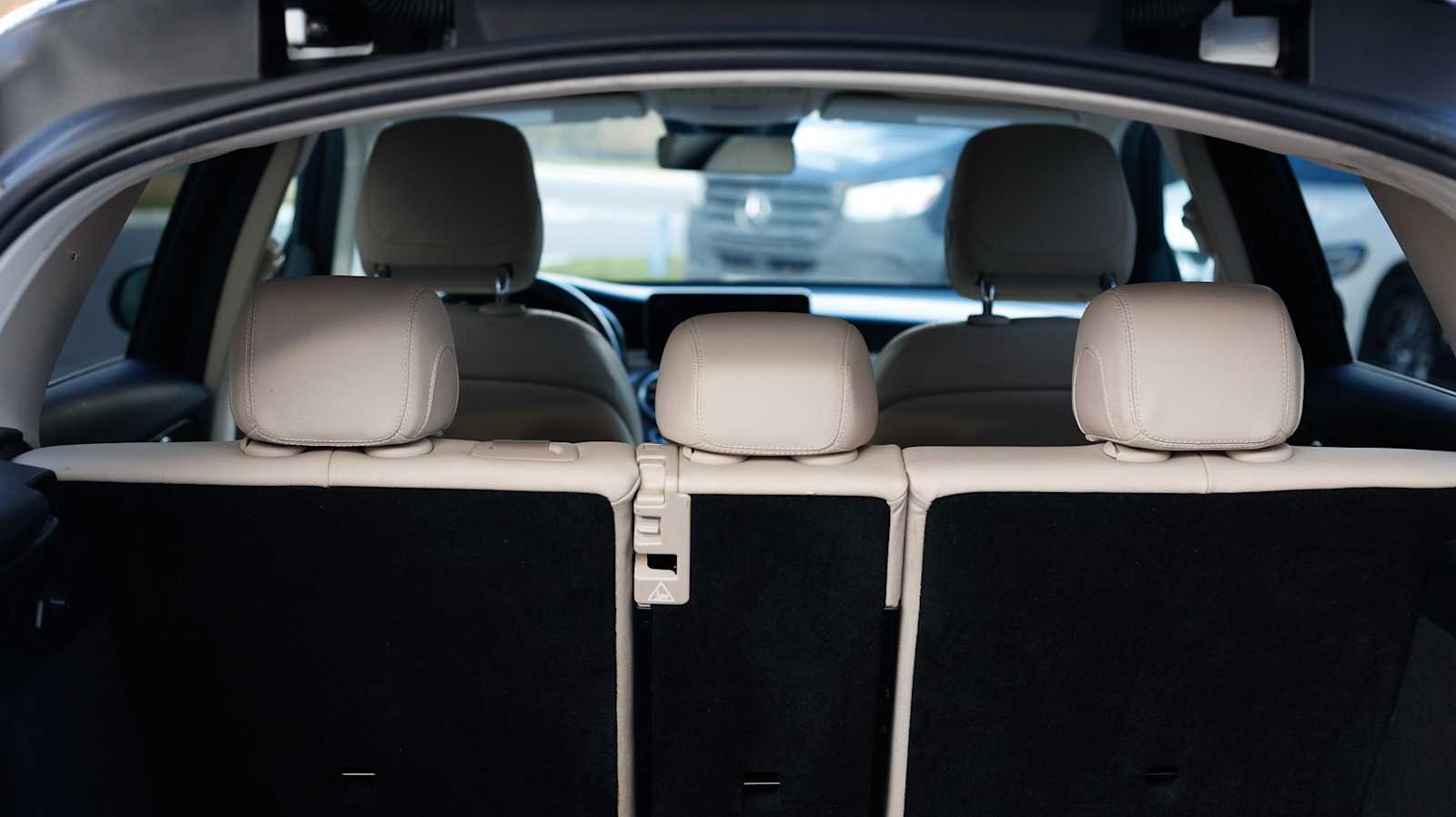 Thumbnail: 2022 Mercedes-Benz GLC - 35