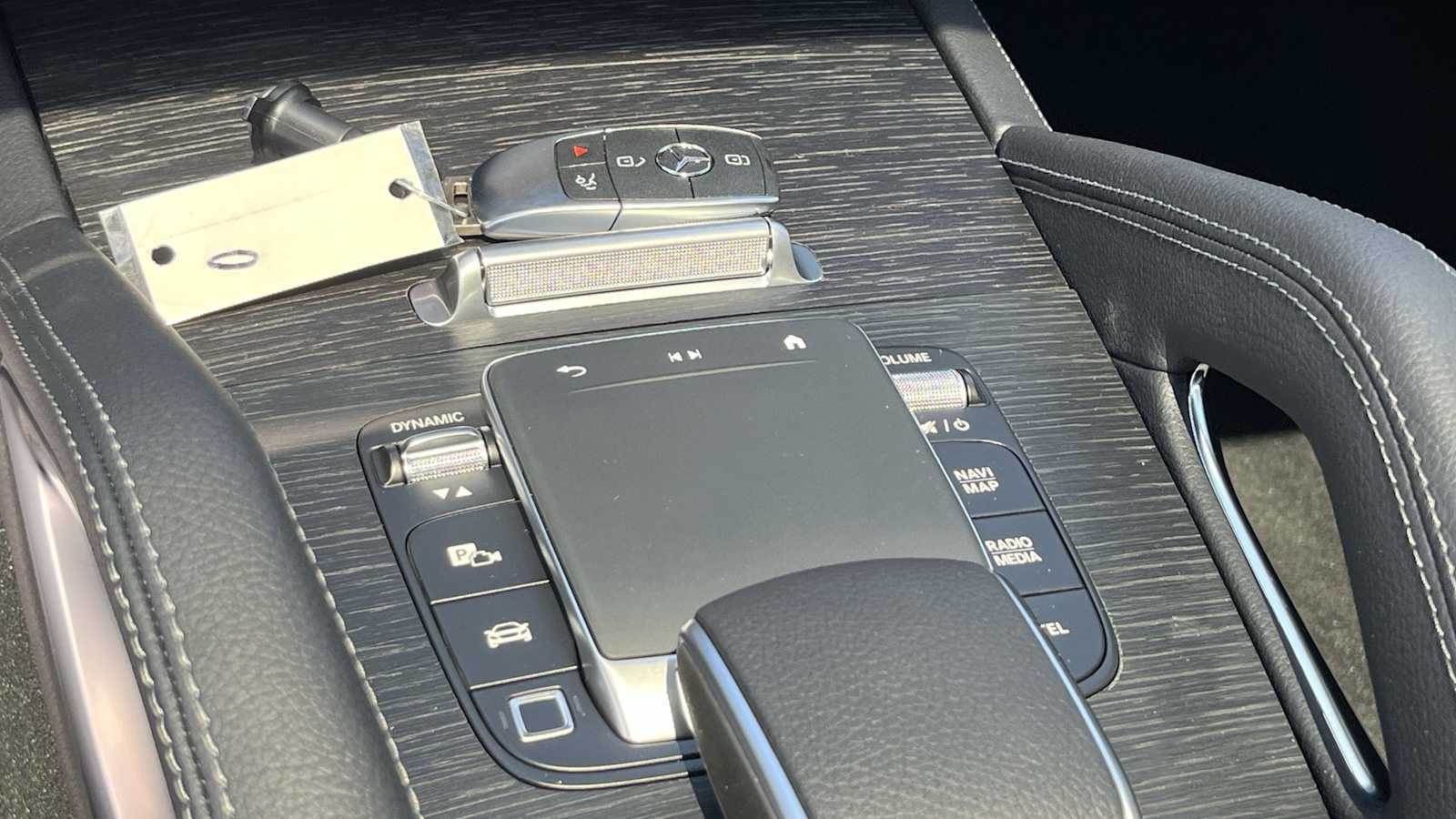 Thumbnail: 2026 Mercedes-Benz GLE - 50