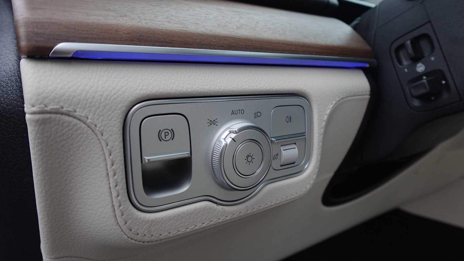 Thumbnail: 2026 Mercedes-Benz GLE - 32