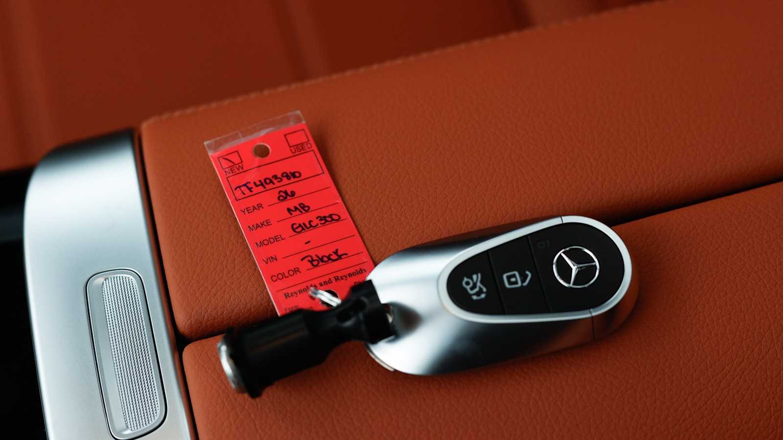 Thumbnail: 2026 Mercedes-Benz GLC - 42