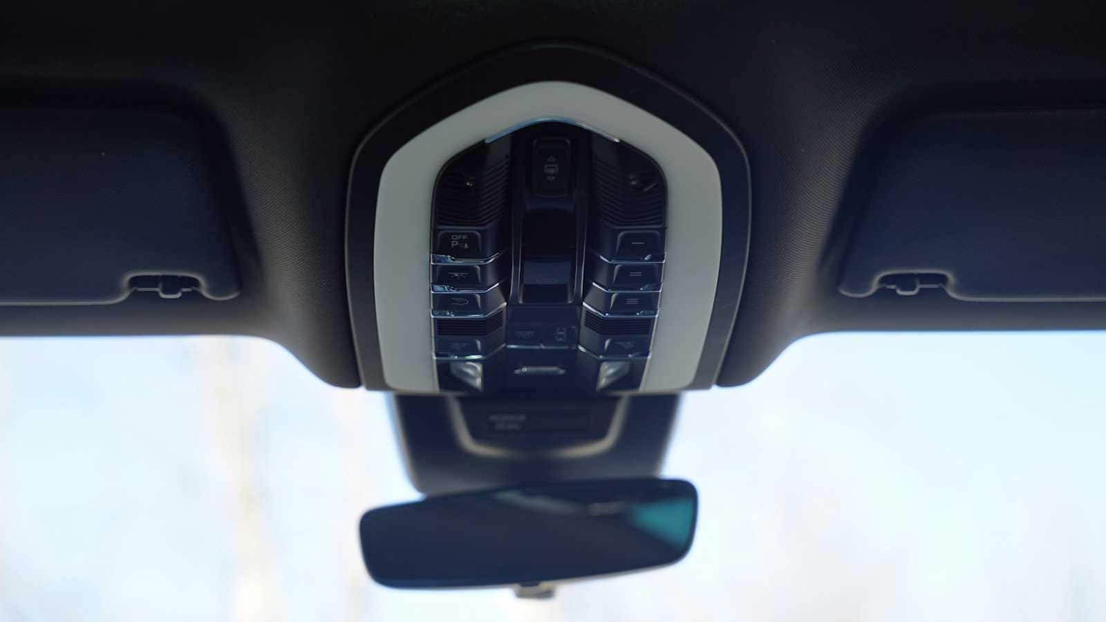 Thumbnail: 2021 Porsche Macan - 15