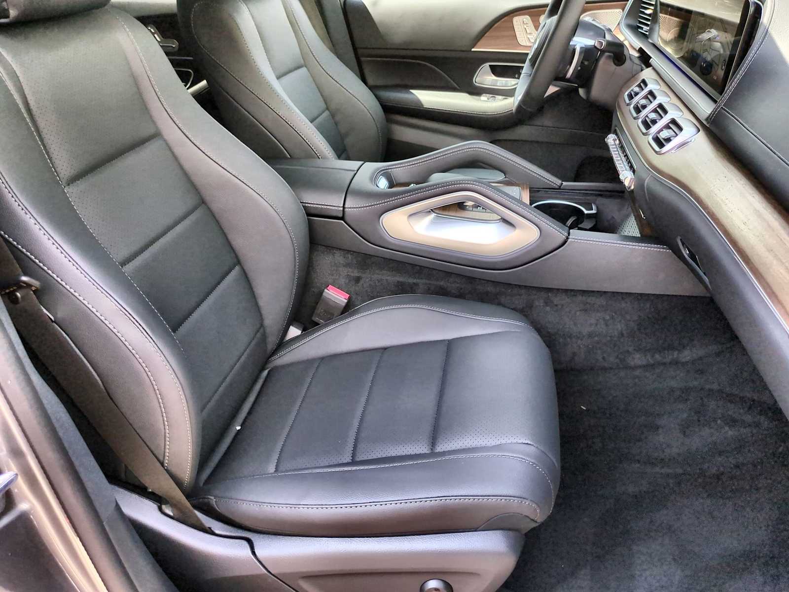 Thumbnail: 2025 Mercedes-Benz GLS - 24