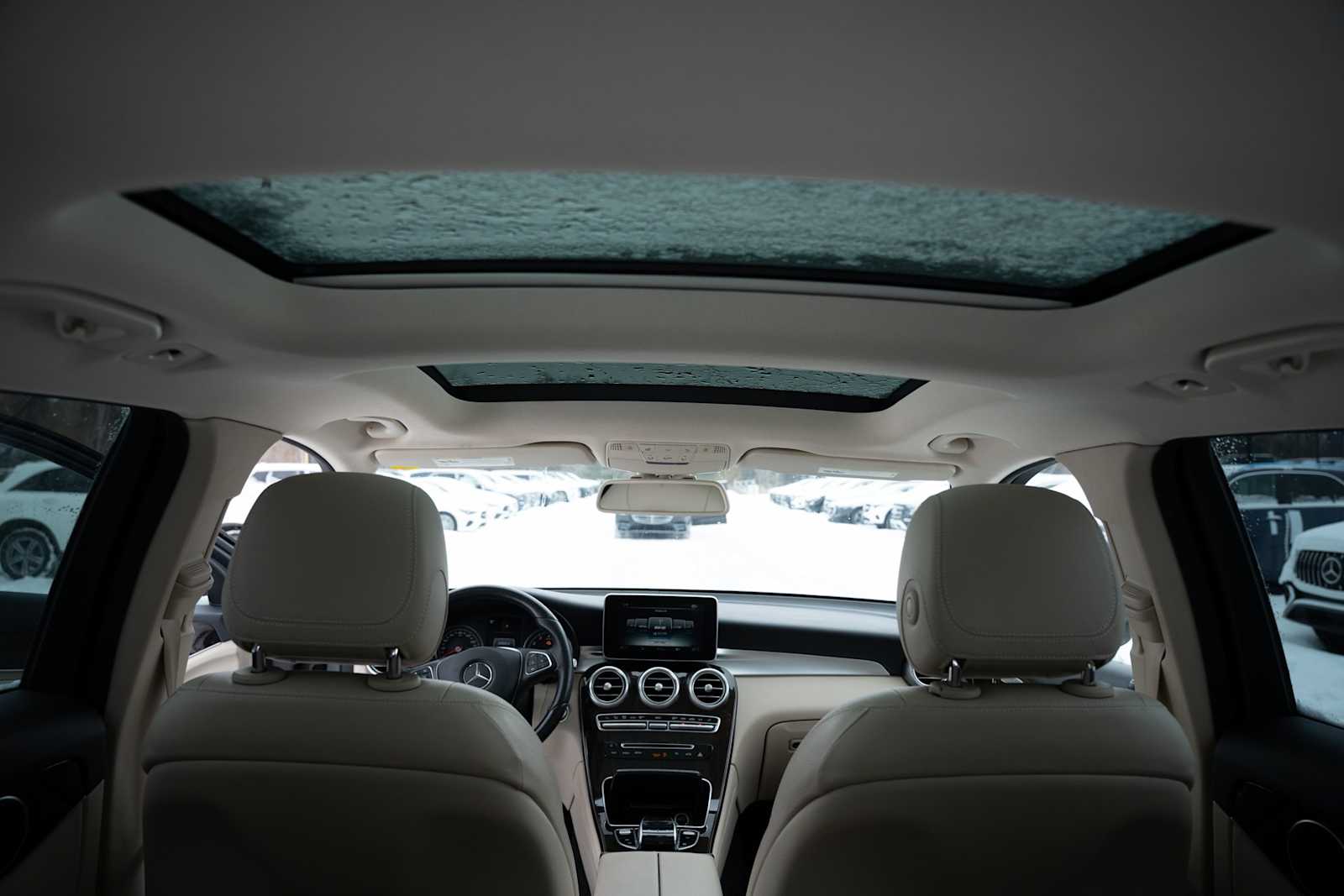 Thumbnail: 2016 Mercedes-Benz GLC - 28