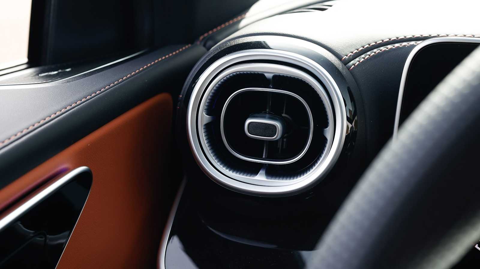 Thumbnail: 2026 Mercedes-Benz GLC - 29