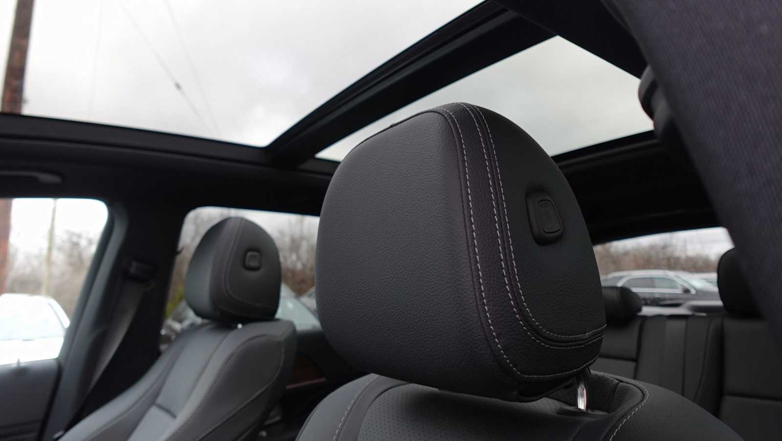 Thumbnail: 2026 Mercedes-Benz GLE - 28