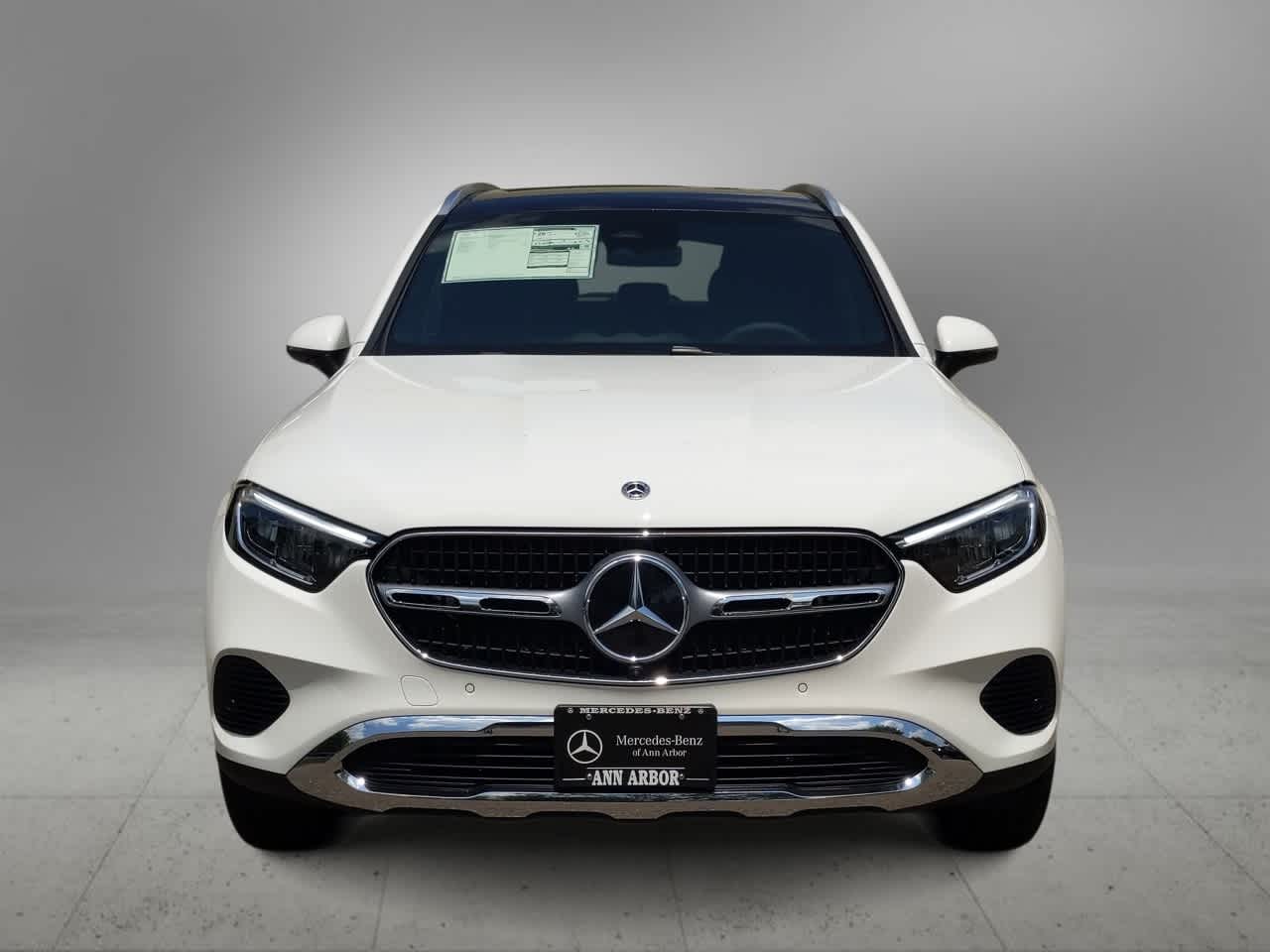 2025 Mercedes Benz GLC 300 4MATIC photo 3