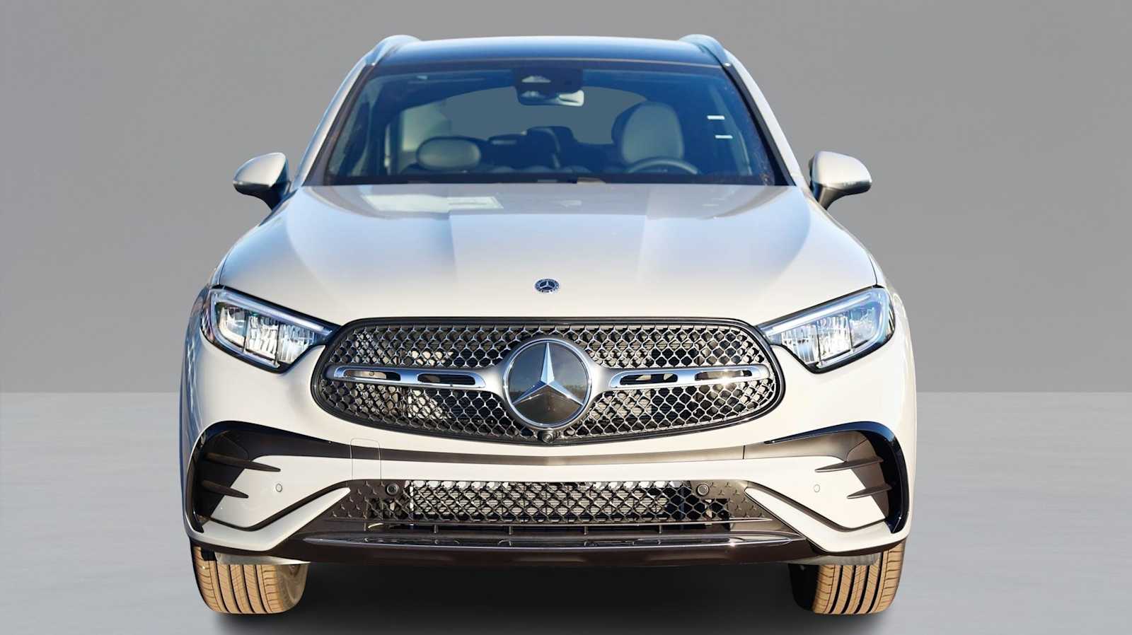 2026 Mercedes Benz GLC 300 4MATIC photo 2