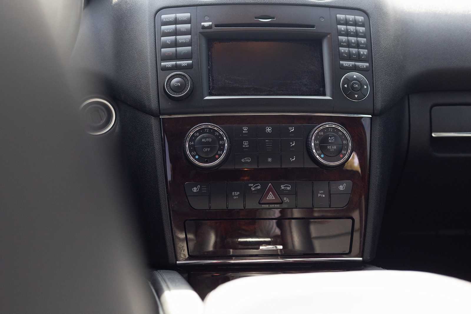 Thumbnail: 2010 Mercedes-Benz M-Class - 17