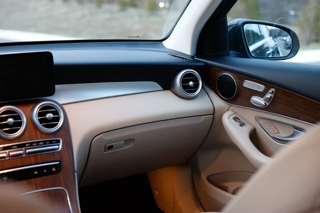 Thumbnail: 2022 Mercedes-Benz GLC - 37