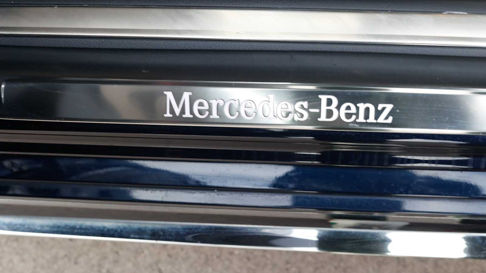 Thumbnail: 2023 Mercedes-Benz S-Class - 35