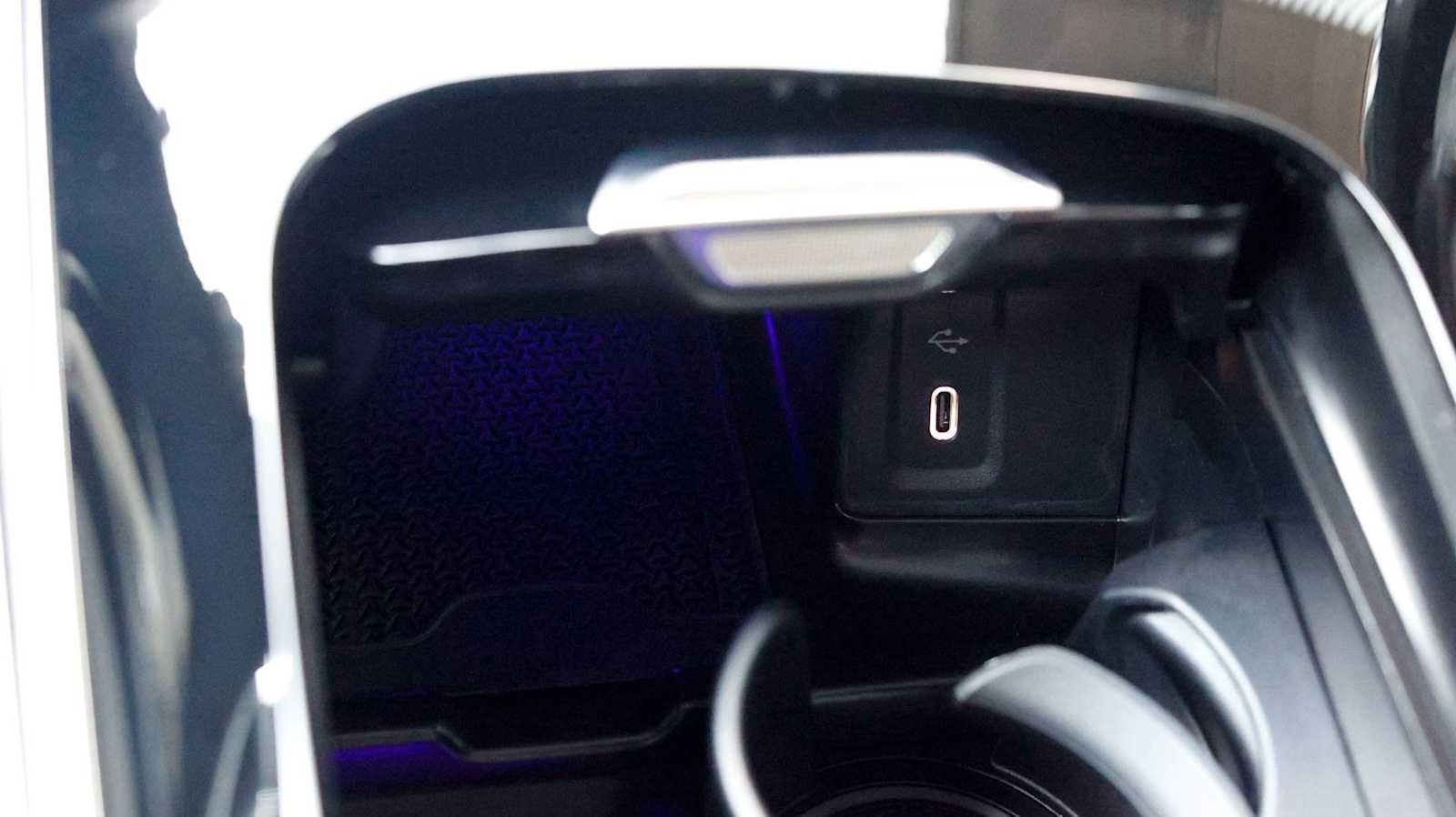 Thumbnail: 2026 Mercedes-Benz GLC - 41