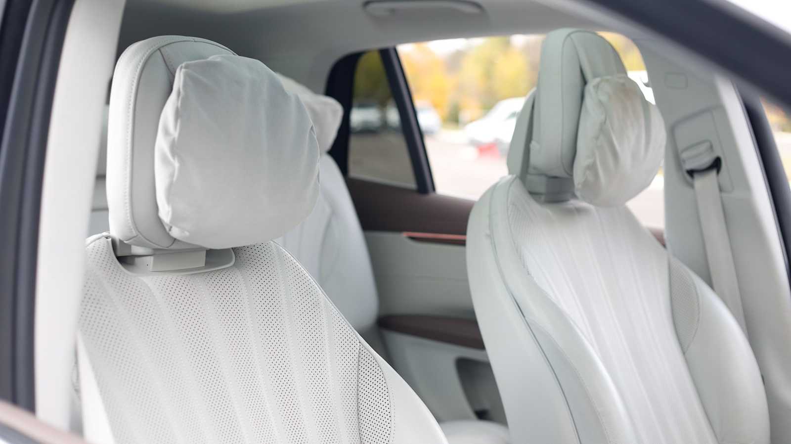 Thumbnail: 2023 Mercedes-Benz EQS - 22