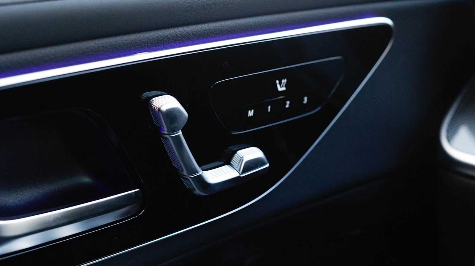 Thumbnail: 2026 Mercedes-Benz GLC - 22