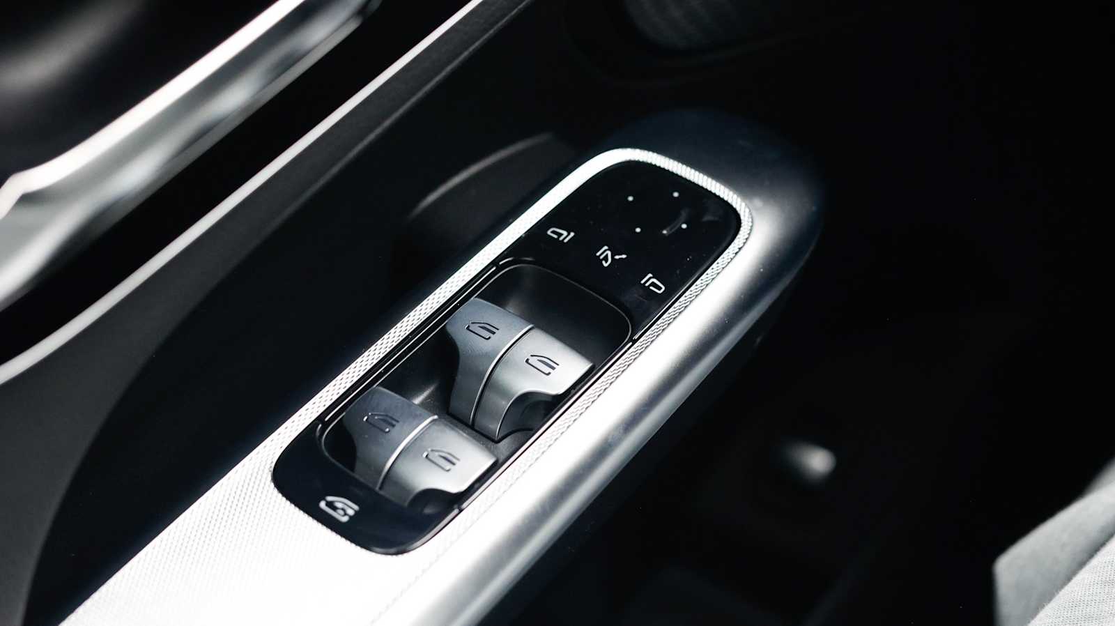 Thumbnail: 2026 Mercedes-Benz GLC - 28