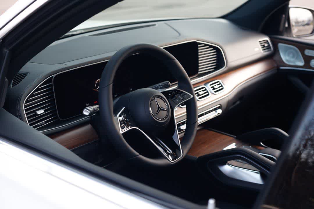 Thumbnail: 2026 Mercedes-Benz GLE - 15