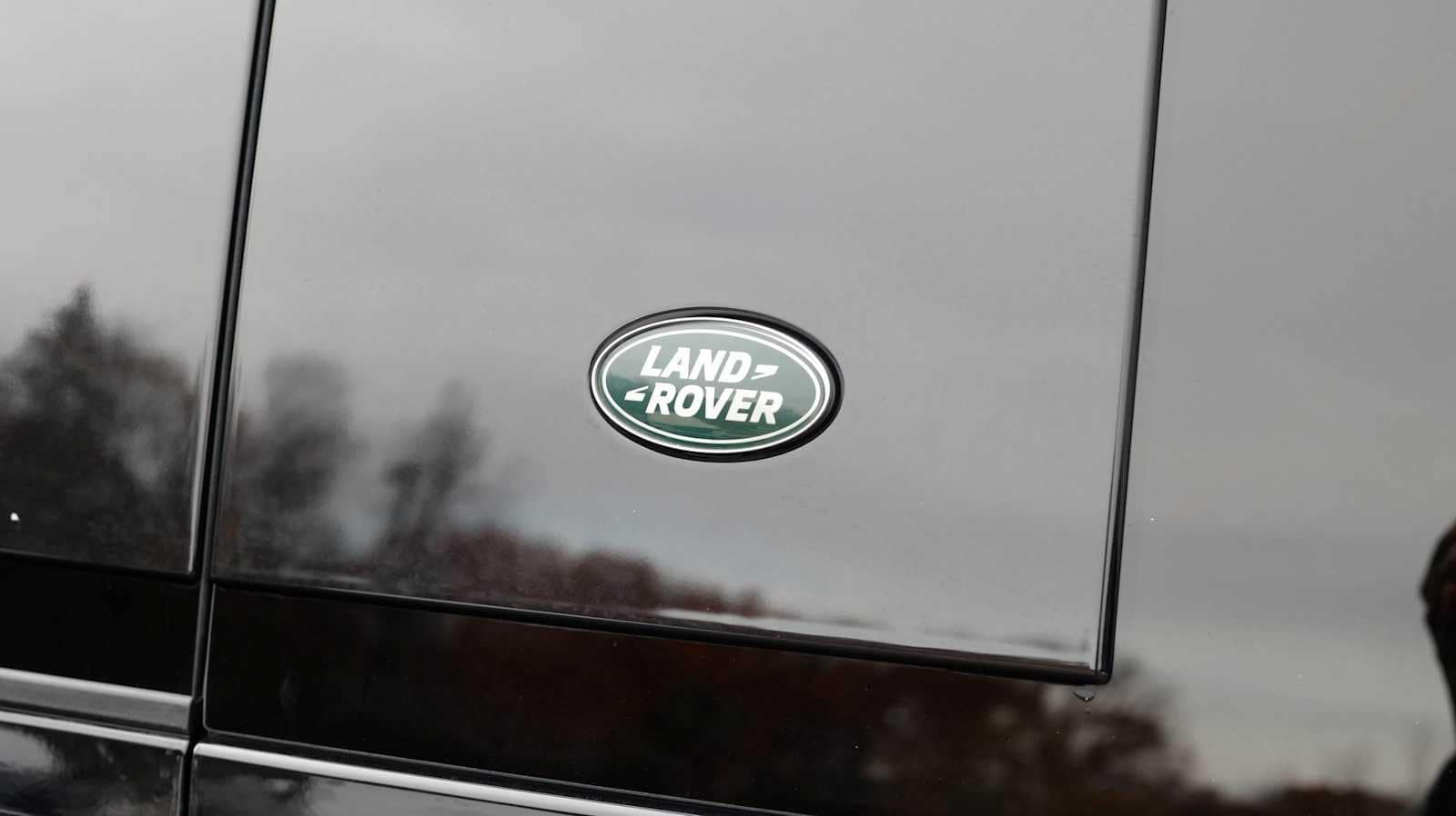 Thumbnail: 2024 Land Rover Defender - 46