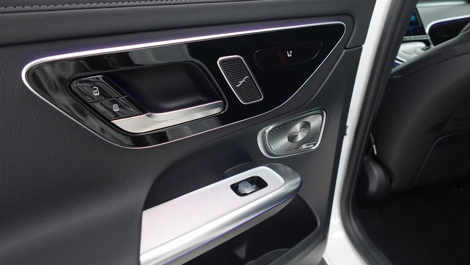 Thumbnail: 2025 Mercedes-Benz GLC - 40