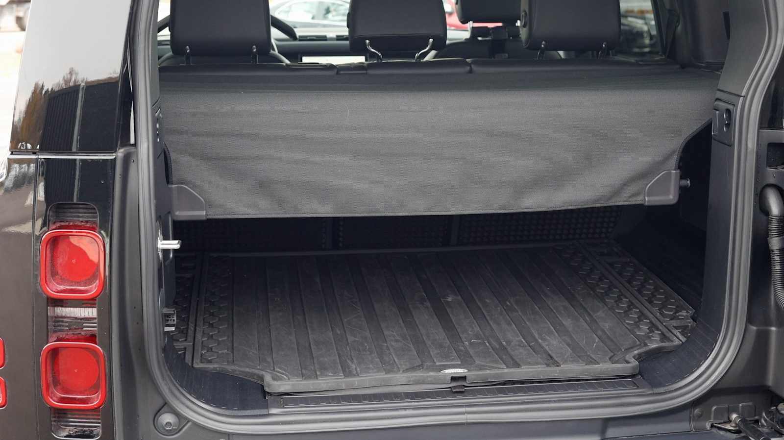 Thumbnail: 2024 Land Rover Defender - 23