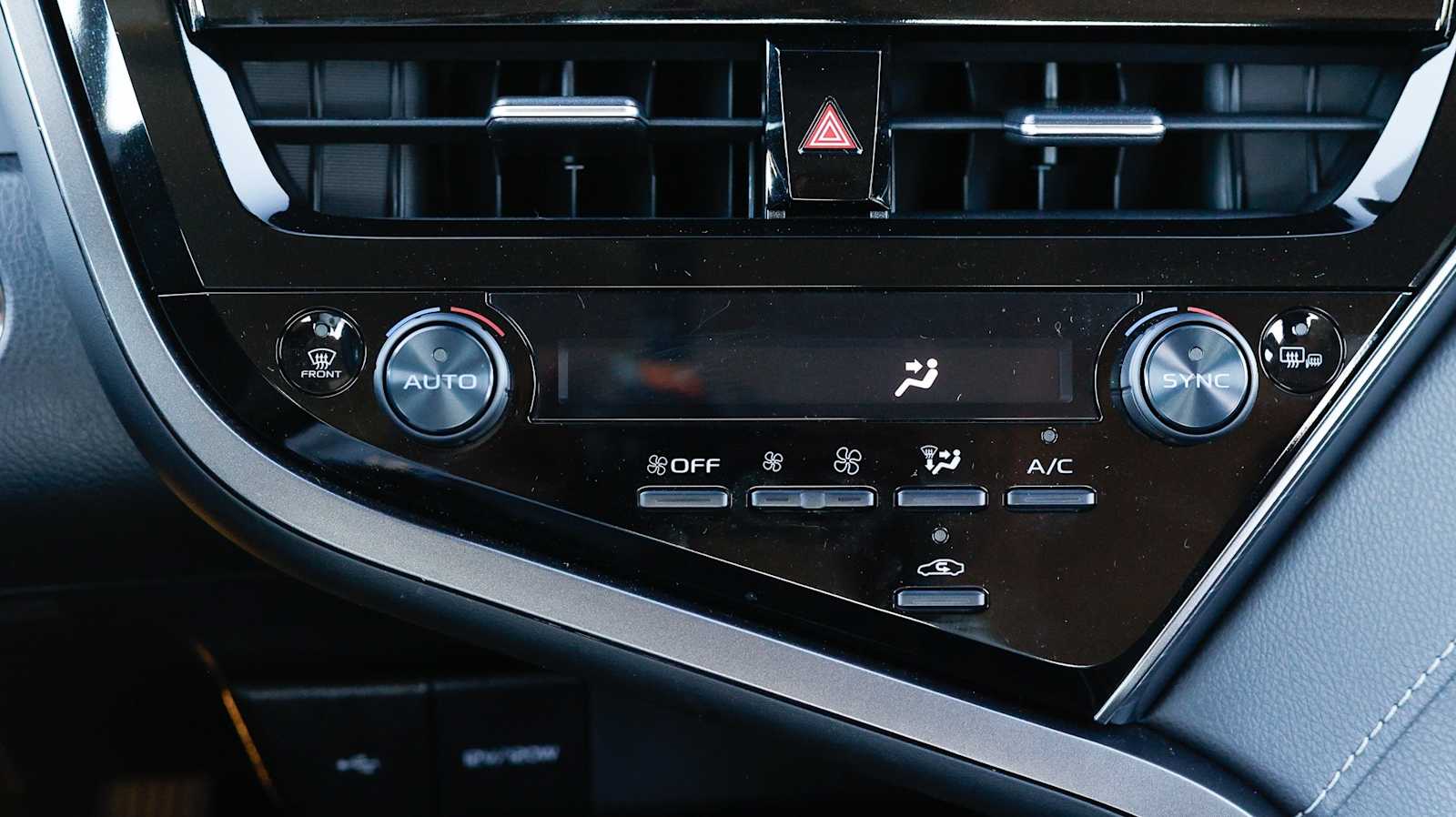 Thumbnail: 2023 Toyota Camry - 24