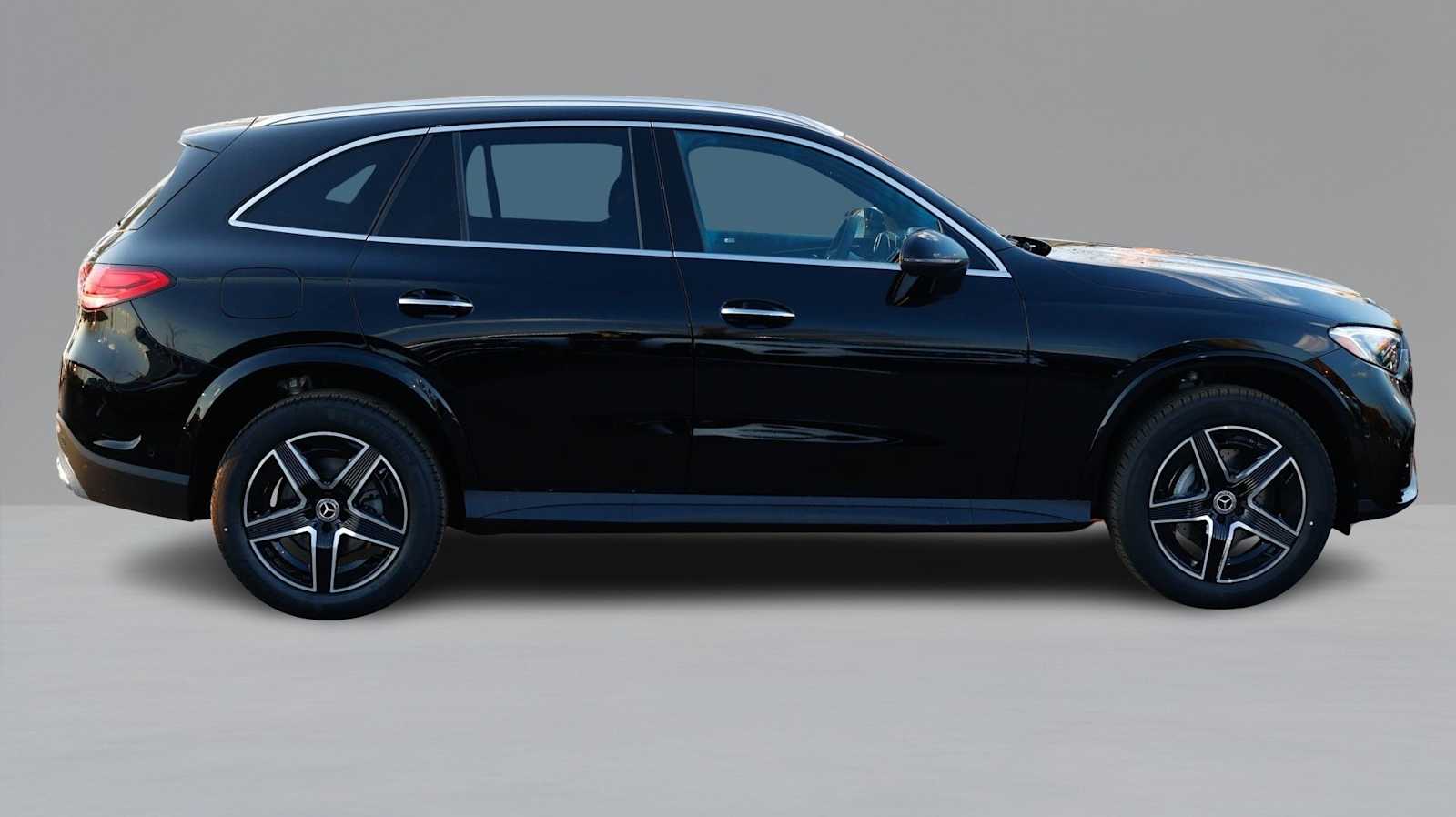 Thumbnail: 2026 Mercedes-Benz GLC - 3