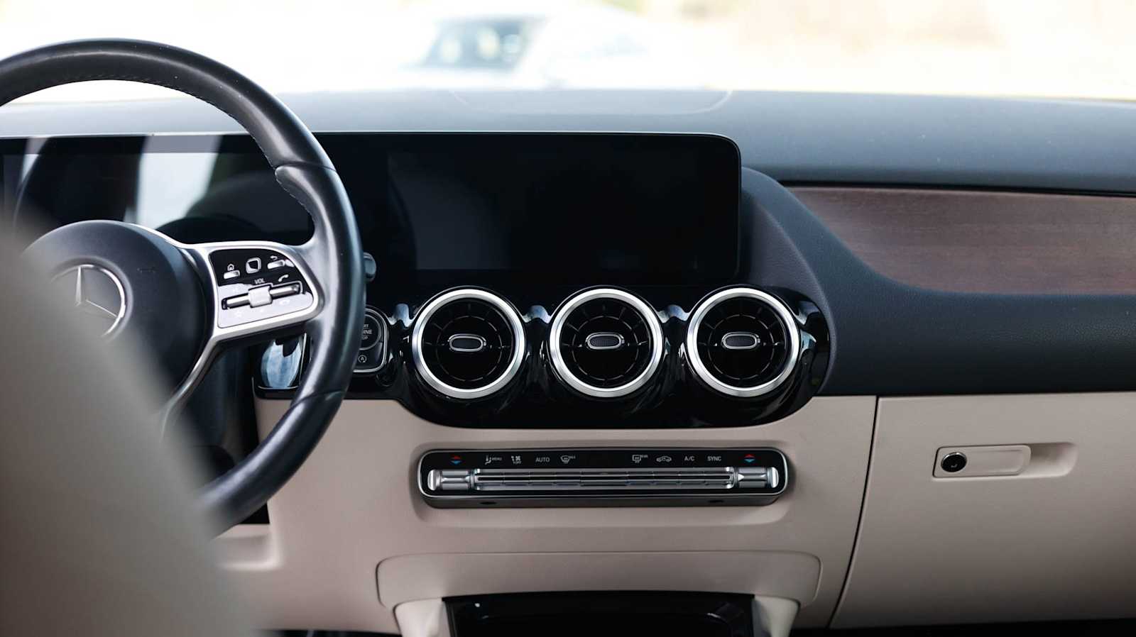 Thumbnail: 2022 Mercedes-Benz GLA - 20