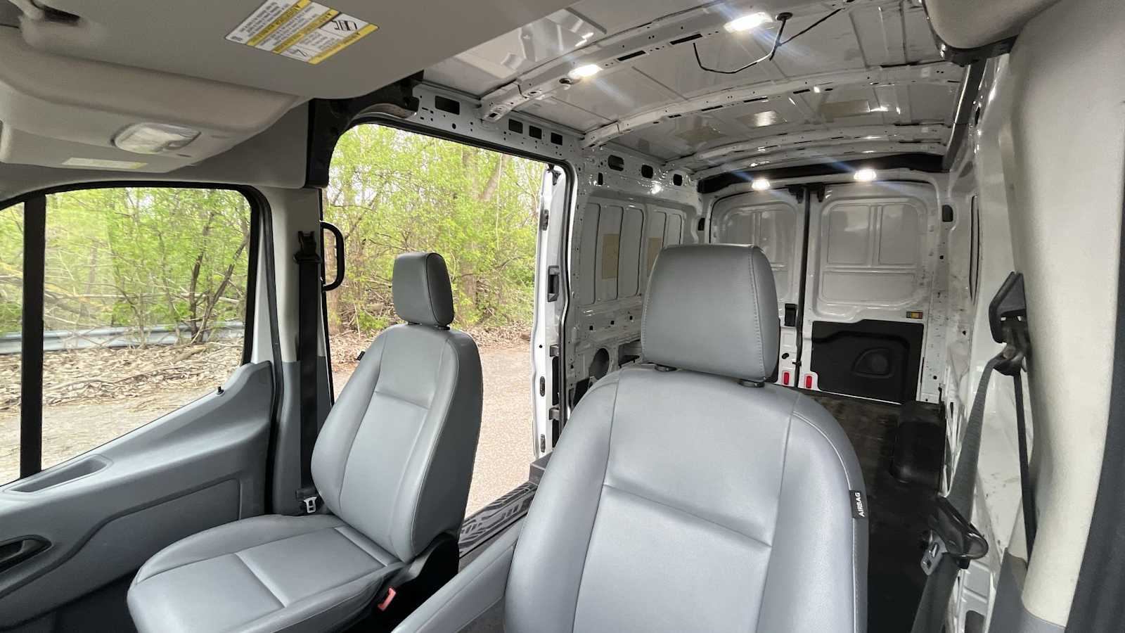 Thumbnail: 2018 Ford Transit Series - 10