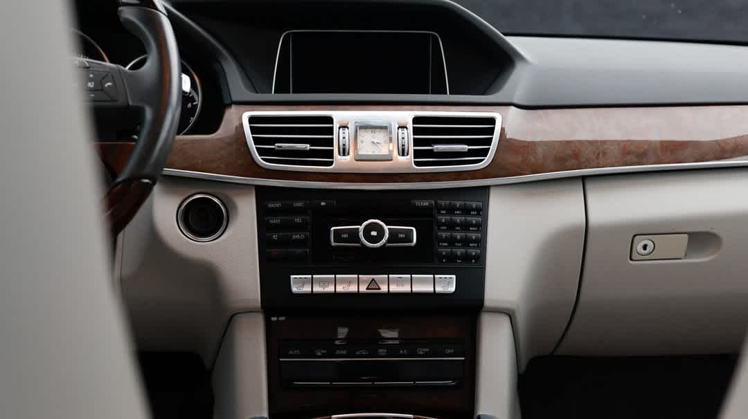 Thumbnail: 2014 Mercedes-Benz E-Class - 24