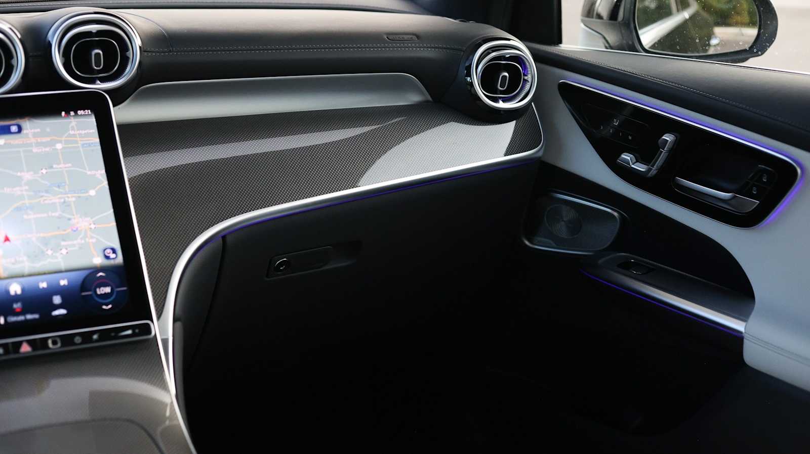 Thumbnail: 2026 Mercedes-Benz GLC - 22