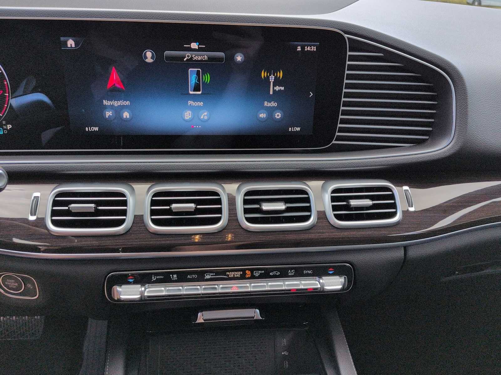 Thumbnail: 2025 Mercedes-Benz GLE - 29