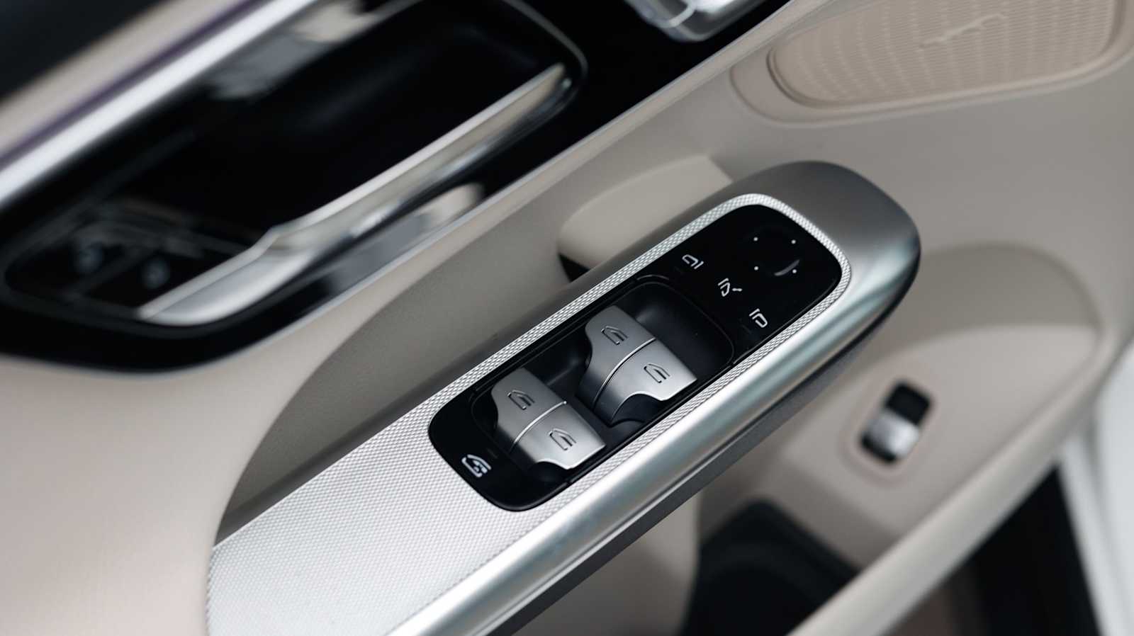 Thumbnail: 2026 Mercedes-Benz GLC - 31