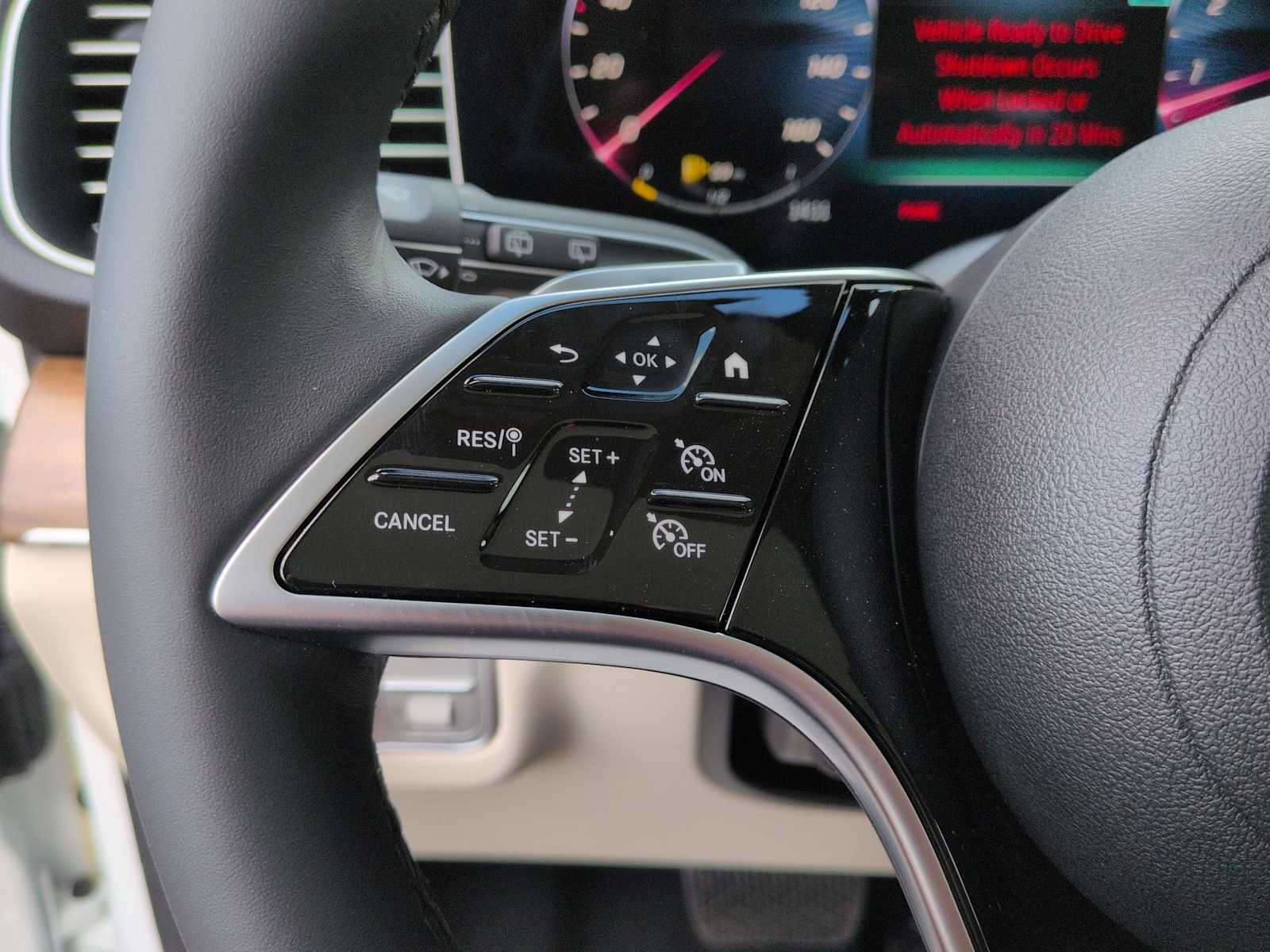 Thumbnail: 2026 Mercedes-Benz GLE - 26