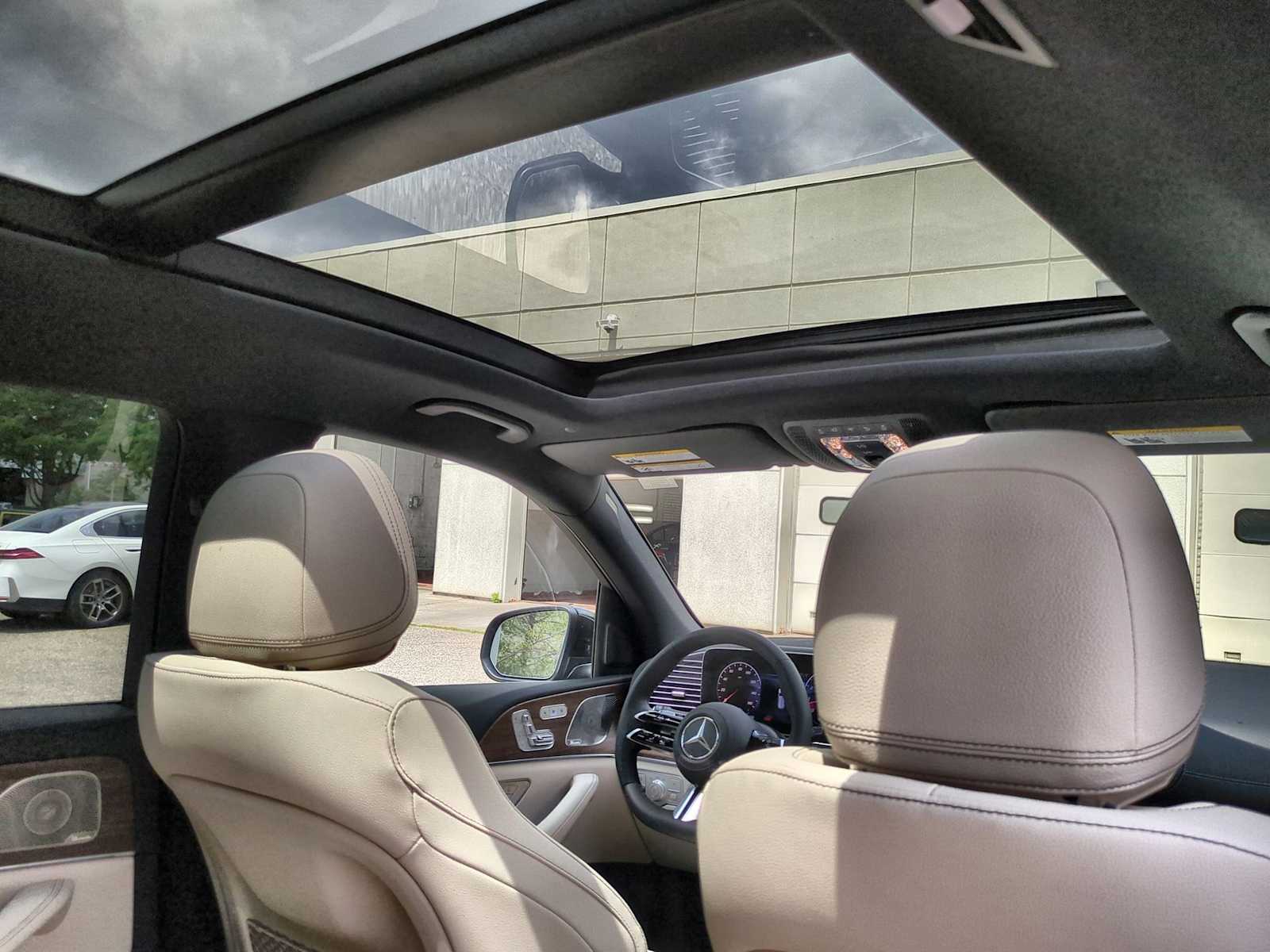 Thumbnail: 2025 Mercedes-Benz GLS - 23