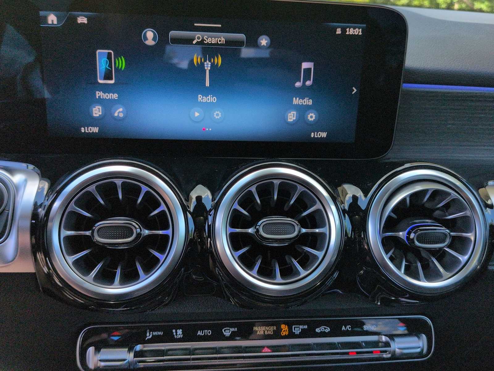 Thumbnail: 2026 Mercedes-Benz GLB - 28