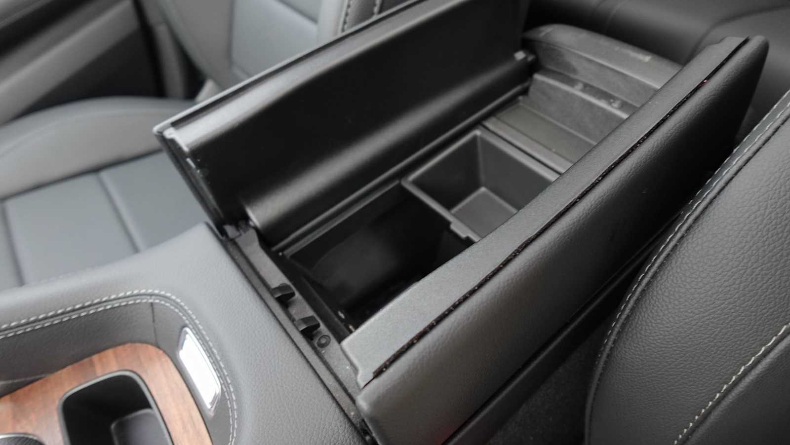 Thumbnail: 2026 Mercedes-Benz GLE - 46