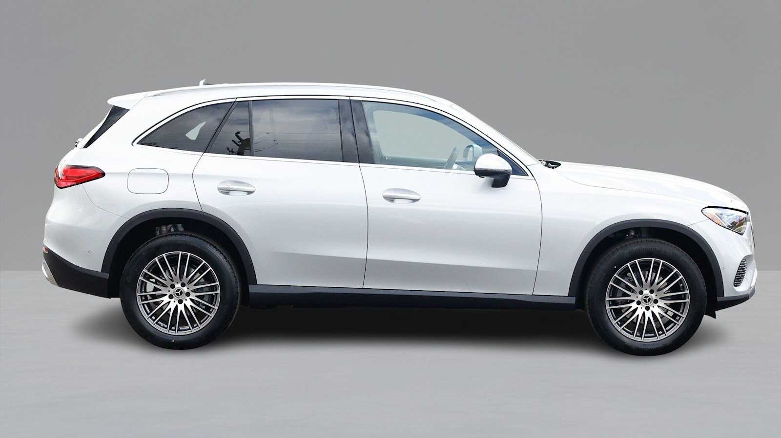 Thumbnail: 2026 Mercedes-Benz GLC - 4