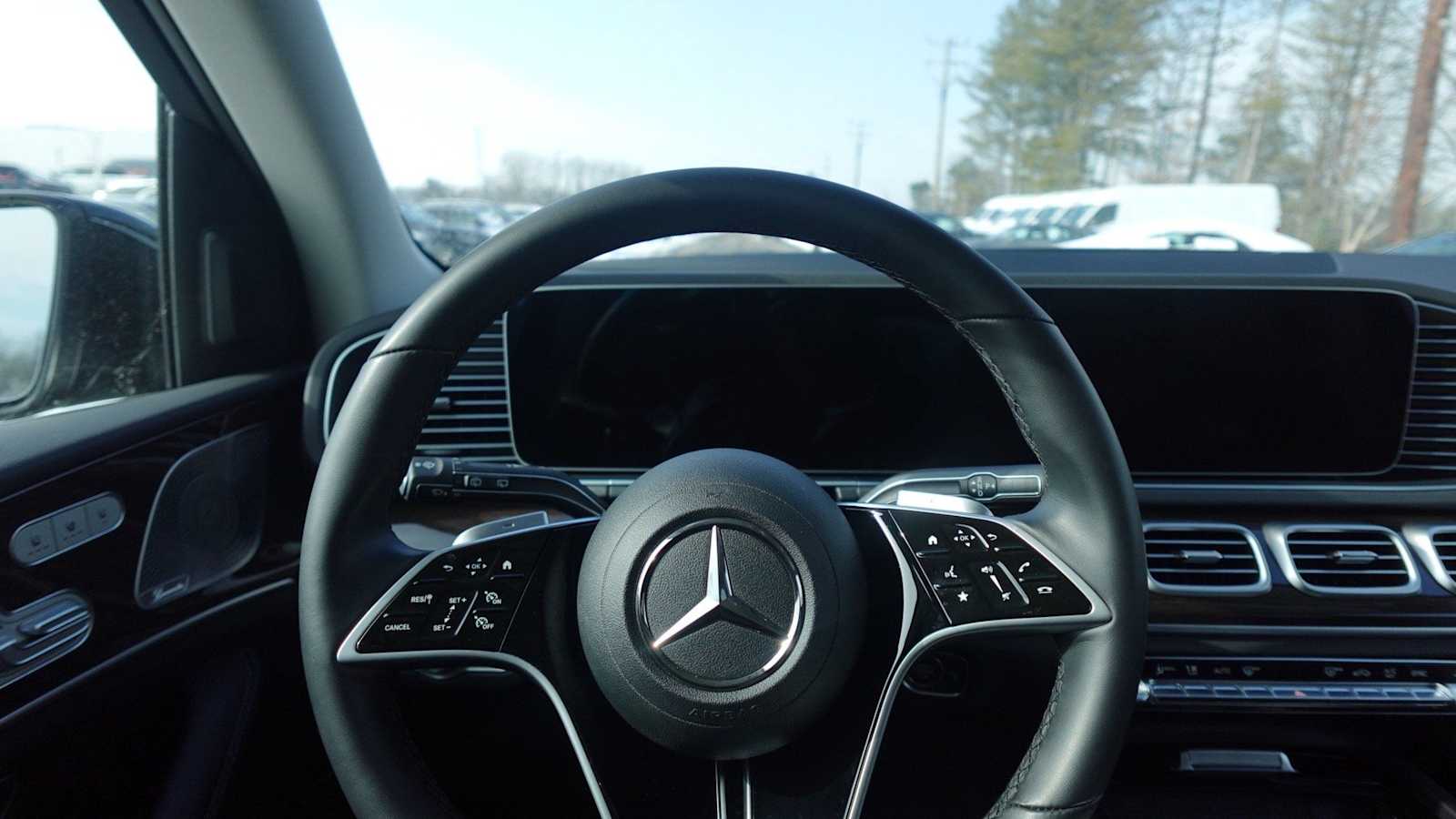 Thumbnail: 2026 Mercedes-Benz GLE - 22