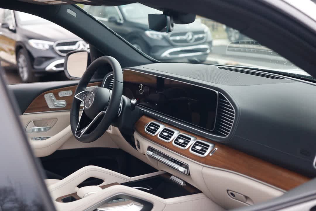 Thumbnail: 2026 Mercedes-Benz GLE - 19