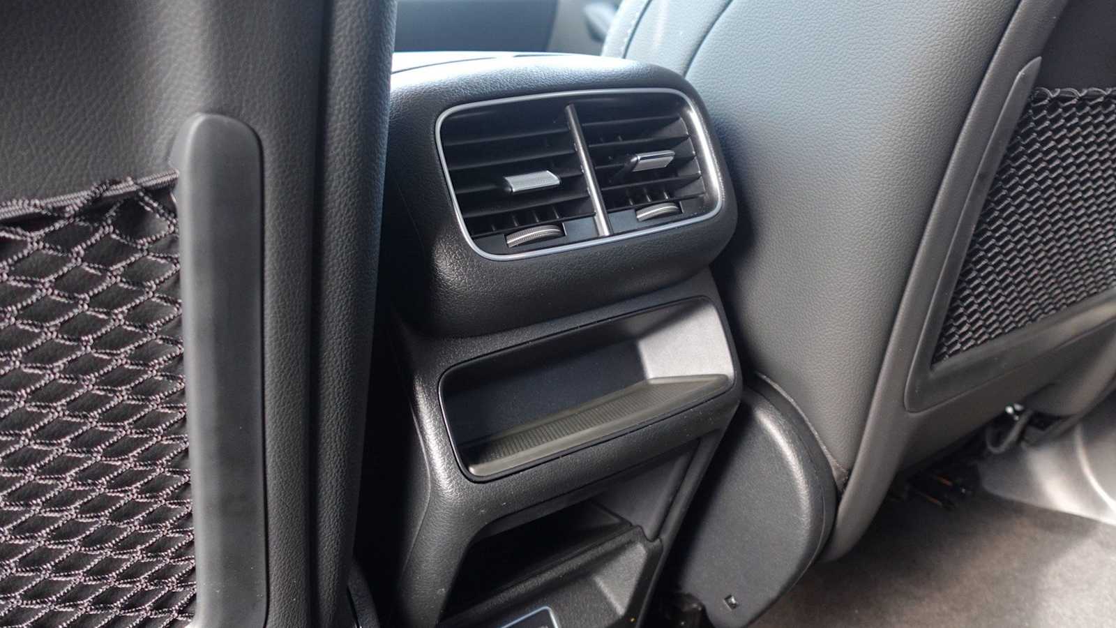 Thumbnail: 2026 Mercedes-Benz GLE - 29