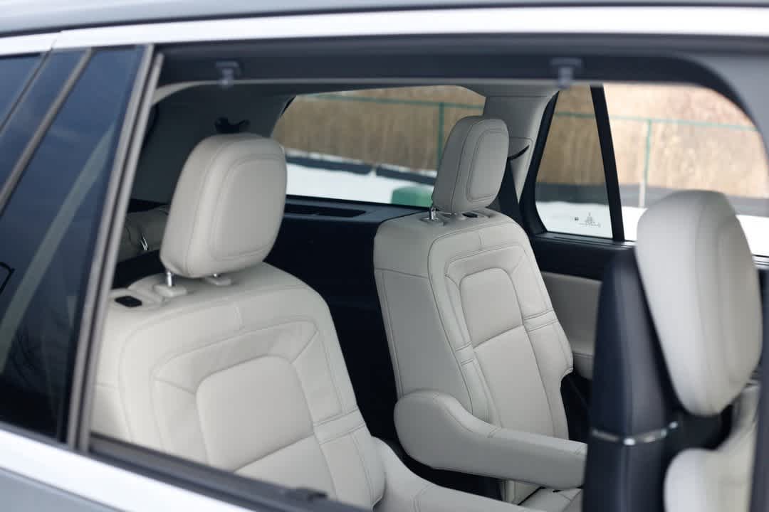 Thumbnail: 2025 Lincoln Aviator - 11