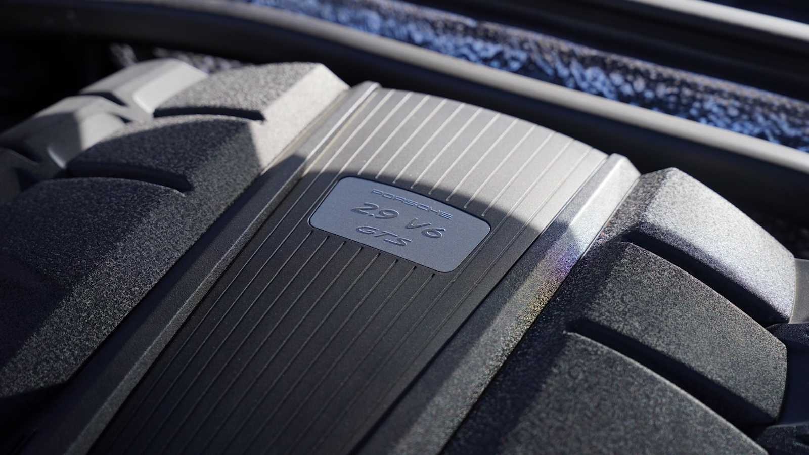 Thumbnail: 2021 Porsche Macan - 28