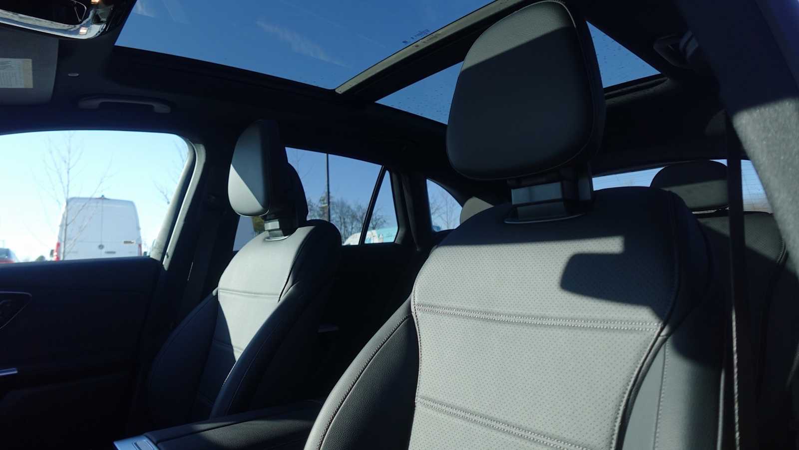 Thumbnail: 2026 Mercedes-Benz GLC - 24