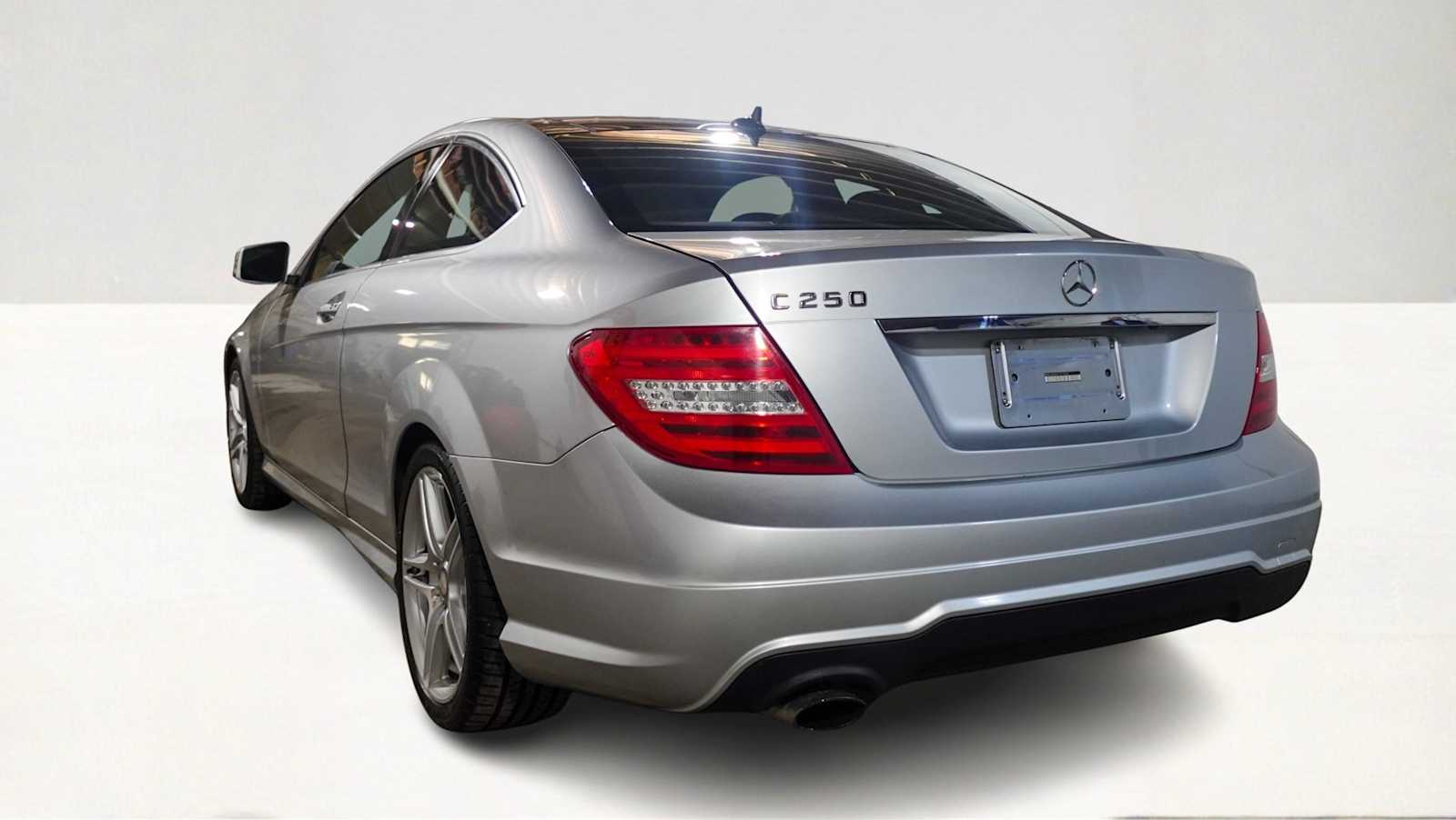 Thumbnail: 2015 Mercedes-Benz C-Class - 6