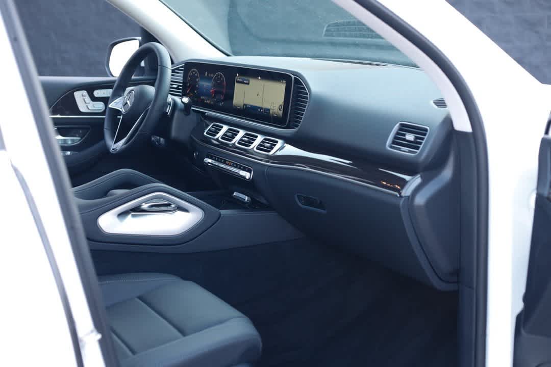 Thumbnail: 2026 Mercedes-Benz GLE - 16