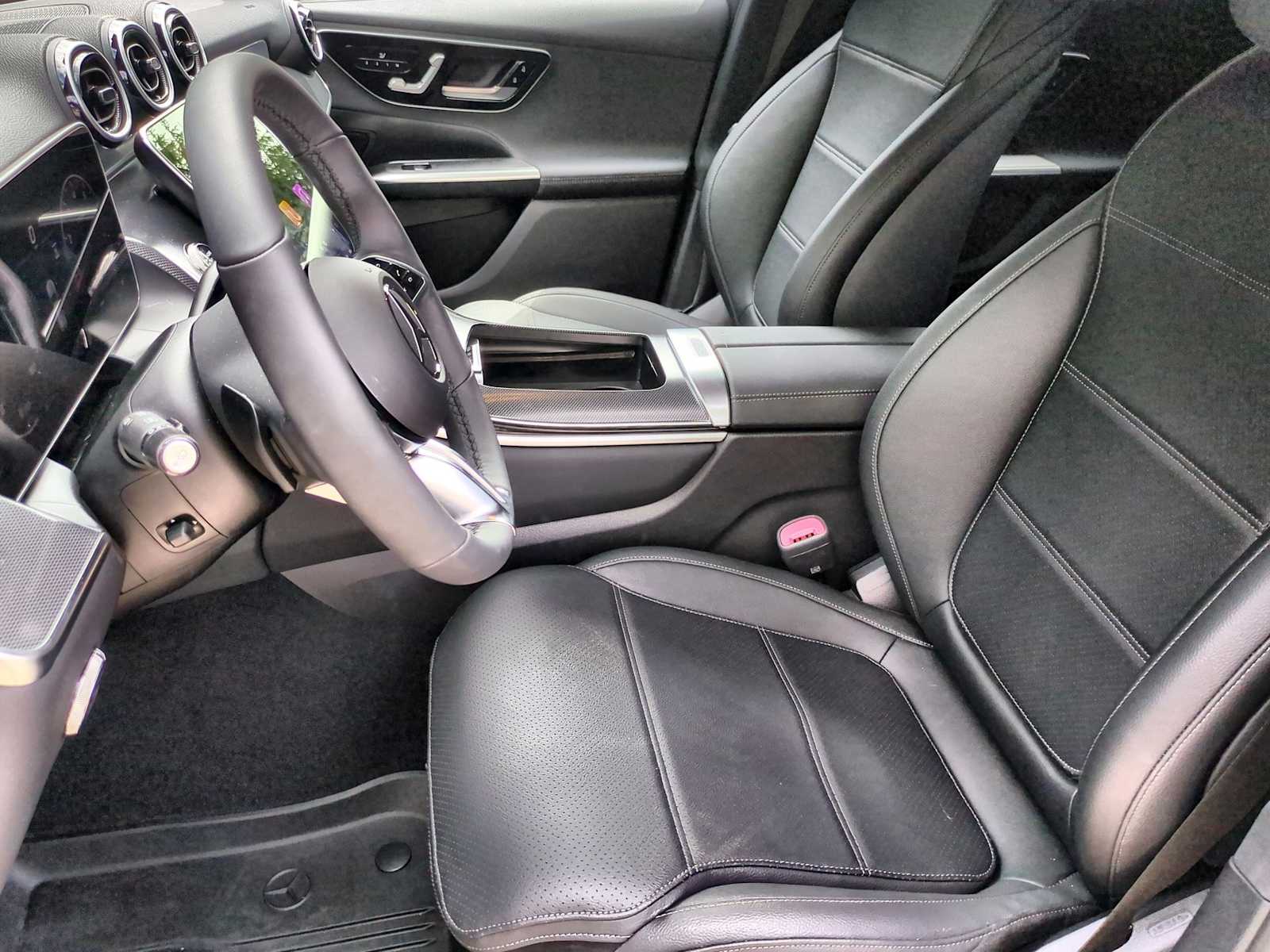 Thumbnail: 2025 Mercedes-Benz GLC - 17